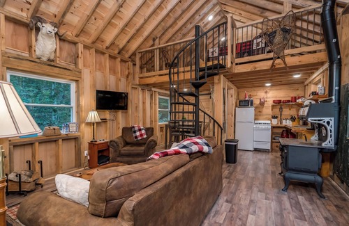 Brantingham Cabin | Big 8 Lodge