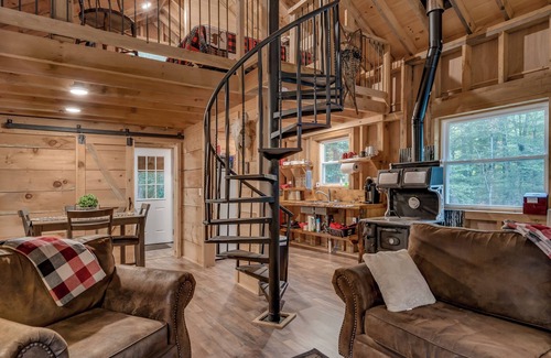 Brantingham Cabin | Big 8 Lodge