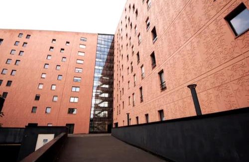 La Madeleine Apartment | Big apartment near Old Town with Balcony + Parking