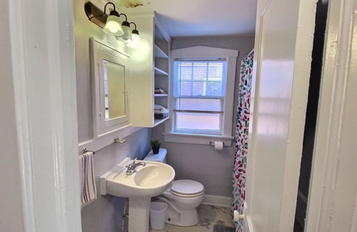 Germantown Apartment | Big Bad Apartment- steps away from Barrett Ave Corridor