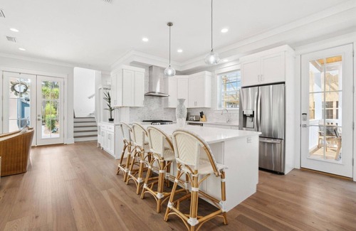 Treetop House | Big Beach House! Pet Friendly, 4 Bikes, Pool, Near Beach – 30A