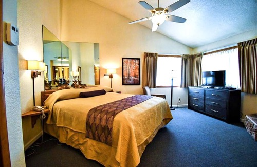 Big Bear Lake Resort | Big Bear Lake, New low price 1 Bdrm/2 Bath Condo over Christmas, Snow Lake Lodge
