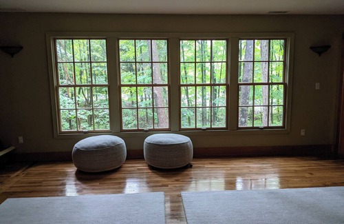New Paltz House | Big, Beautiful Home in the Woods - 2 minutes from New Paltz Village