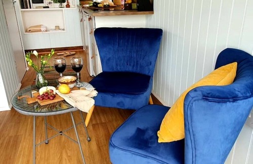 Trelil House | Big Blue, Horse Lorry Conversion Private hot tub