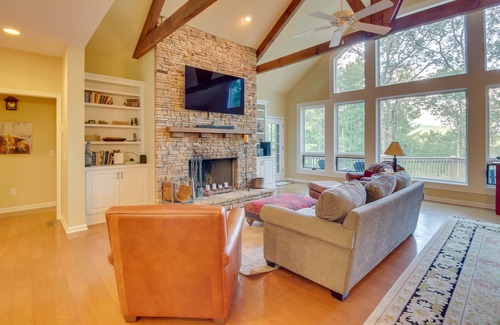 Big Canoe House | Big Canoe Resort Getaway w/Deck + Pool Access!