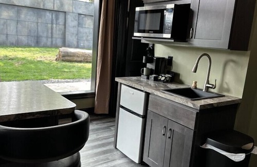 Town of Sullivan House | Big Cat Bungalows at The Haven - Lion 2