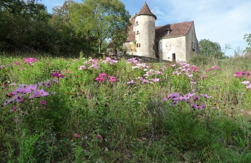 Laval House | Big discount ! 16th Century Manor House with private pool