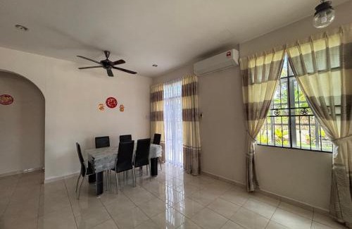 Pengkalan Baharu House | Big Garden Homestay
