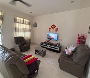 Pengkalan Baharu House | Big Garden Homestay