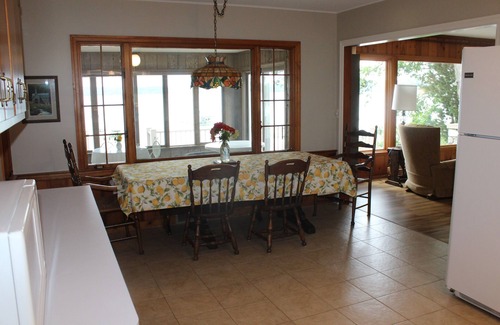 Glen Arbor Cottage | Big Glen Lake Cottage - Sleeping Bear Sand Dunes - Glen Arbor