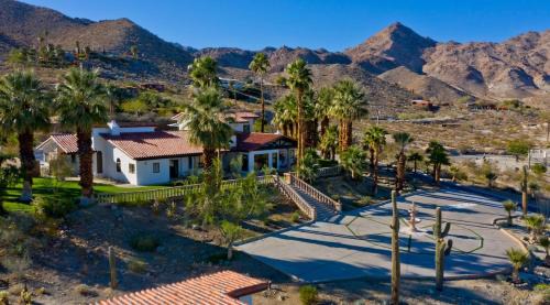 Palm Desert Villa | Big Horn Desert Estate Luxury Smarthome - Amazing Pool & Game Room!