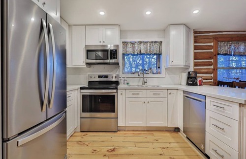 Buckhorn Cabin | Big Log Cabin Home right in town of Buckhorn
