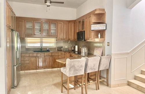 Santa Cruz Villa | Big Mansion Metro Area