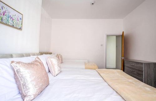 Manchester House | Big new house - 5BDR near City