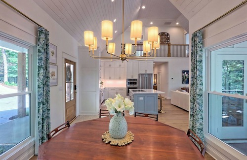 Hiawassee House | Big Oak Bungalow - by Chatuge Home Concierge Lake house, private dock ,hot tub, ping pong, foosball, fireplace