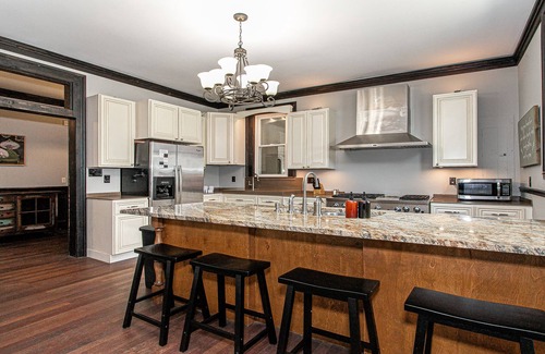 Knoxville House | Big Orange Retreat: City Views, Game Room, Near Downtown