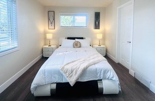Goldsmith House | BIG PROMO💝2min->I-25⭐️Fire Pit⭐️Game Room⭐️FreeWine⭐️Netflix⭐️