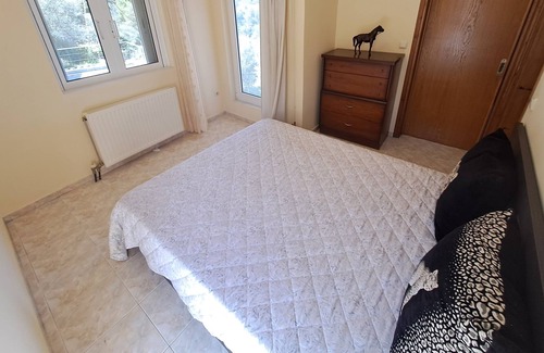 Galatas Villa | BIG,QUIET AND LAXURY VILLA