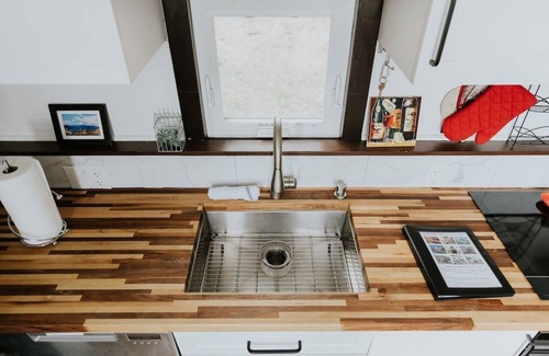 Monument House | “Big Red” Custom RV + Deck, Soaking Tub & View