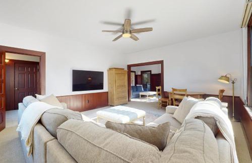 Mendocino House | Big River Lodge