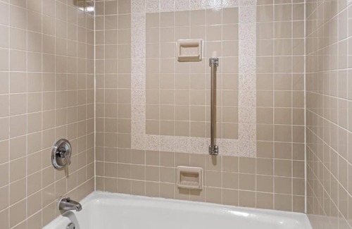 Billings House | Big Sky Adventure! 4 Spacious Units, Free Breakfast, Minutes to Riverfront Park