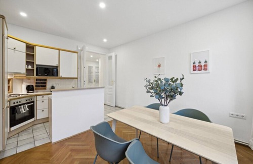 Funfhaus Apartment | Big spacious central apartment in Vienna