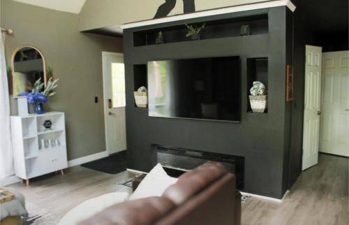 Farwell House | Bigfoot Retreat- ORV Trails