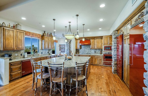 Fountain Hills House | BIGGEST BEST MANSION In NE Scottsdale Area- VIEWS, Infinity Pool, MOVIE THEATER!