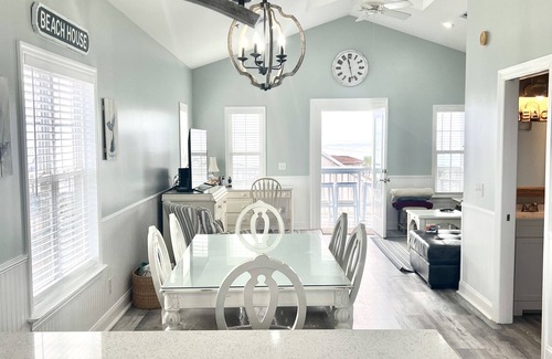 Lullwater Beach House | Bikers' week OPEN! Next to Pier Park.