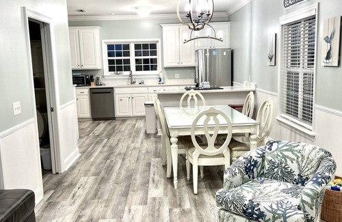 Lullwater Beach House | Bikers' week OPEN! Next to Pier Park.