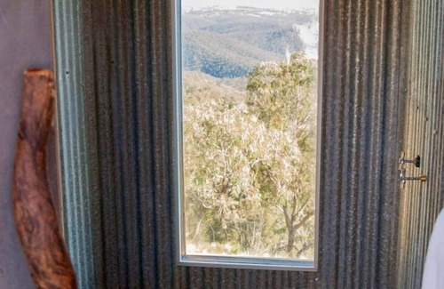 Curraweela RV Rental | Bila - glamping overlooking the Great Dividing Range