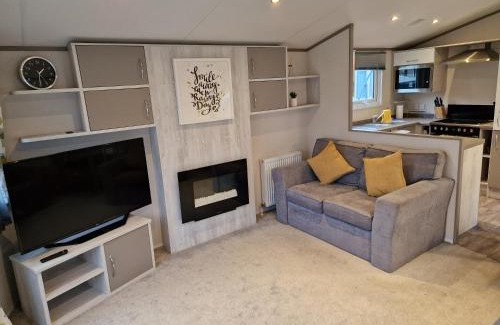 Great Houghton Resort | Billing Aquadrome- Bird Lake Pastures Holiday Caravan Sleep 6