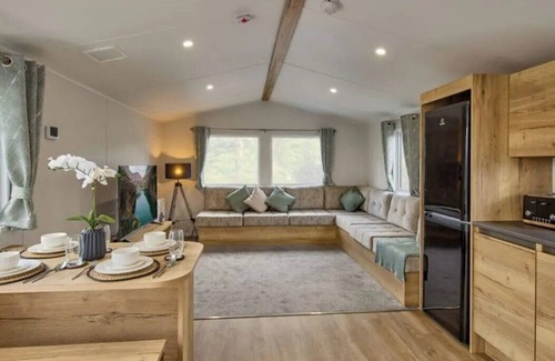 Great Houghton House | Billing Aquadrome Silver 3 Bed Caravan HF19