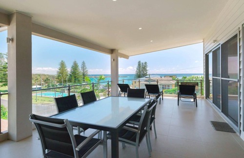 Yamba Apartment | Bimbadeen Penthouse Located on top Yamba Hill