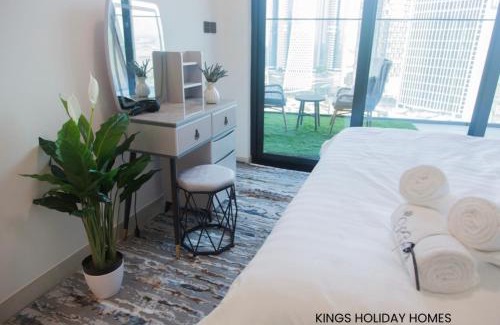 Business Bay House | Binghatti canal with private jacuzzi burj khalifa view kings