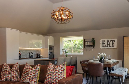 Rye Cottage | BIRCH COTTAGE, pet friendly, with a garden in Rye