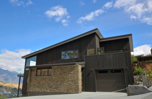 Queenstown House | Birch Haven - SPA AND VIEWS