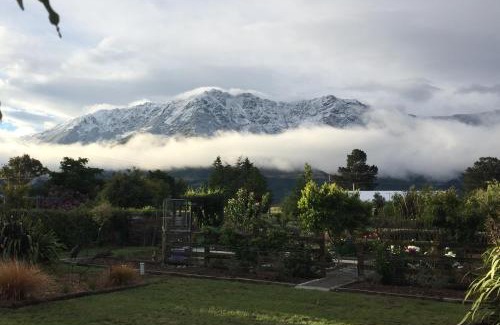 Marlborough House | Birch Hill Cottage -30 minutes from St Arnaud