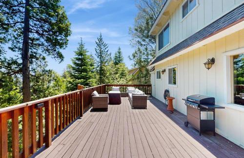 Blue Jay House | Birchwood Bliss