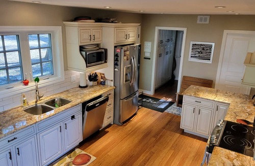 Bala Cottage | Birchwood in Bala - Stroll to Town from Your Lake Muskoka Retreat!