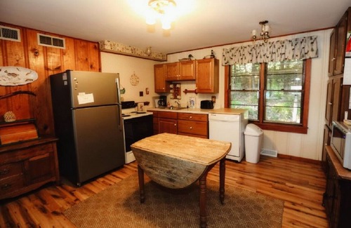 Rhinelander Cabin | Birchwood Retreat located on private Finely Lake