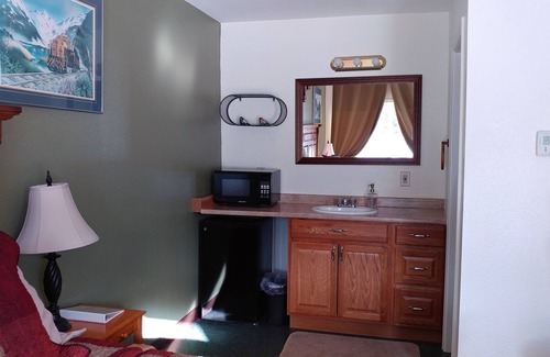 Indian Hotel | Bird Creek Motel