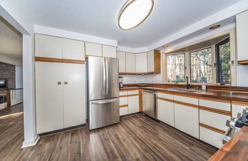 Landrum House | Bird Mountain Hideaway