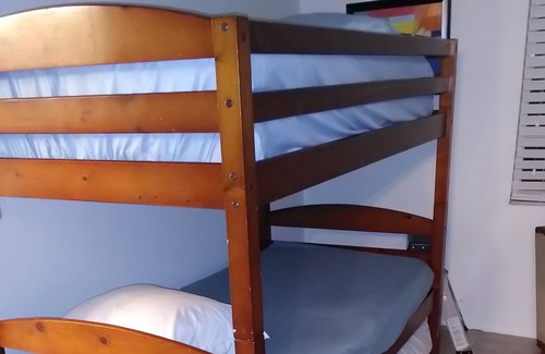Orlando House | bird of paradise quarters