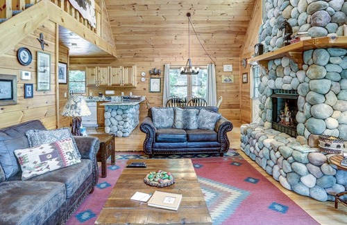 Morganton Cabin | Birdsong Lake-3rd Night Free in April. Private Lake, Hot Tub, Fire Pit