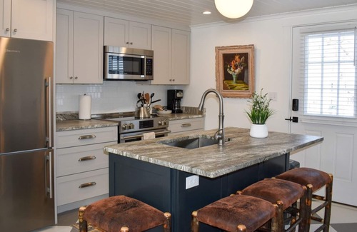 Cape Porpoise Apartment | "Birdsong", Luxurious 2-BR in Historic Cape Porpoise
