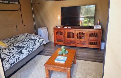 Brisbane Waterfront Bed & Breakfast | Birdsong Retreat - on Lamb Island