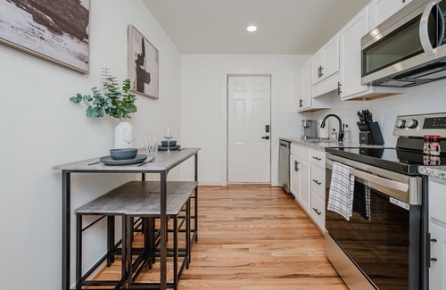 Civil Rights Historic District Condo | Birmingham Central Six- Big Groups/Private Parking