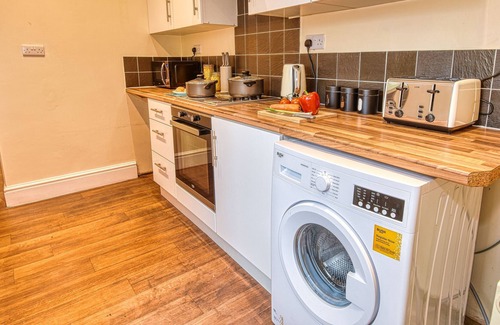 Erdington House | Birmingham House near M6 with SuperFast WIFI & Netflix Onsite Parking