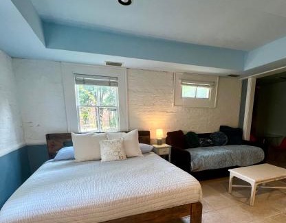 Five Points South Hotel | Birmingham Tree House